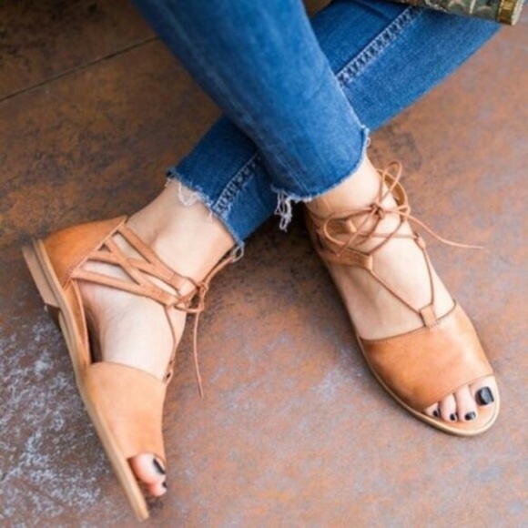 paul green lace up flat